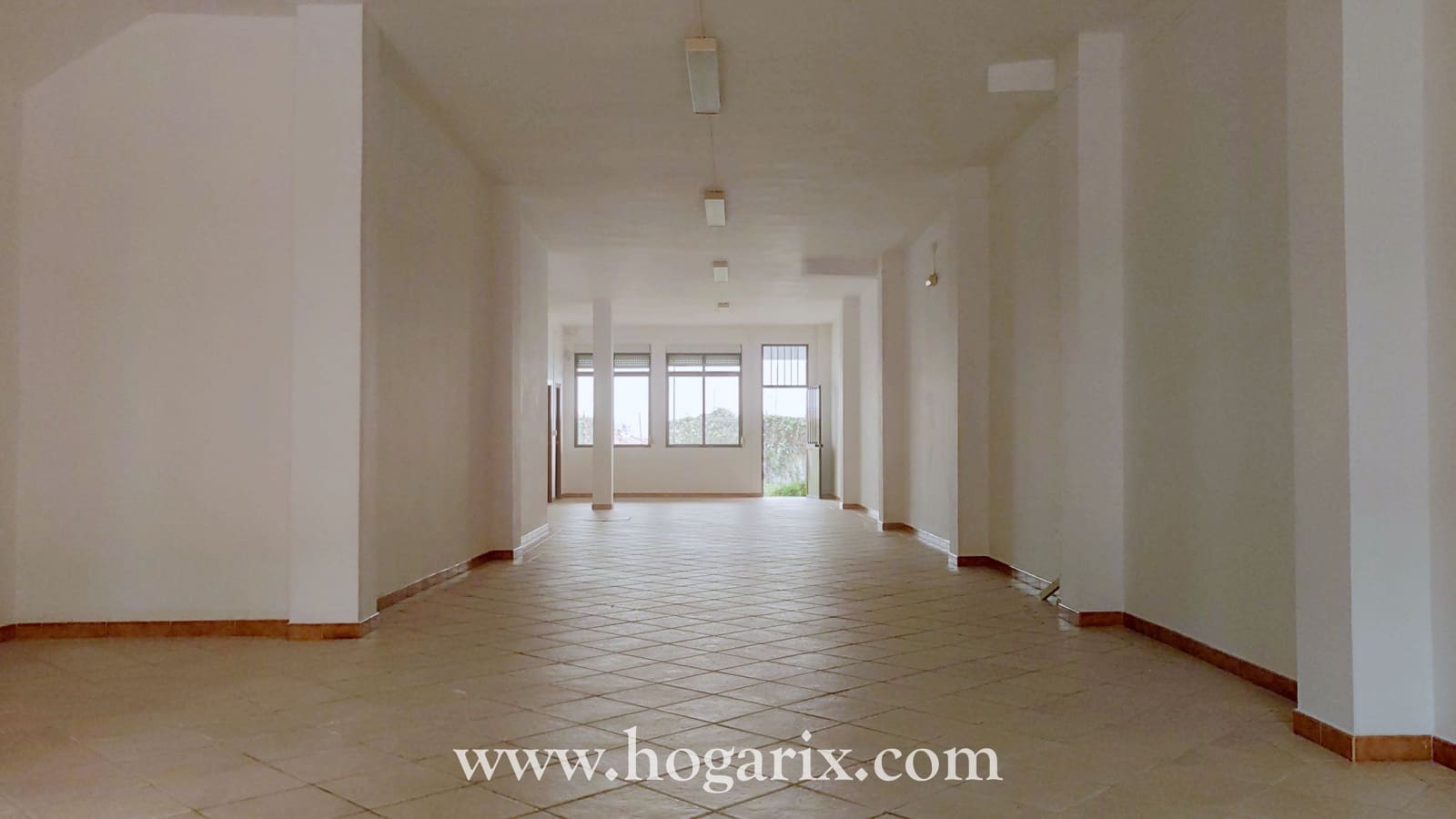 Commercial for sale in Villanueva de los Castillejos - € 85,000 (Ref: 9720365)