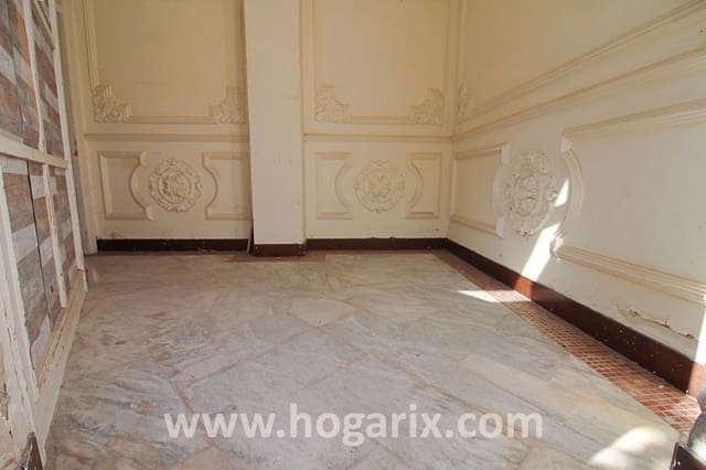 Commercial for sale in Huelva city - € 109,900 (Ref: 9720375)