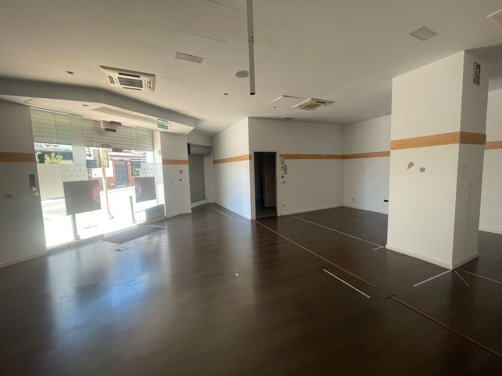 Commercial for sale in Bollullos Par del Condado - € 150,000 (Ref: 9720377)