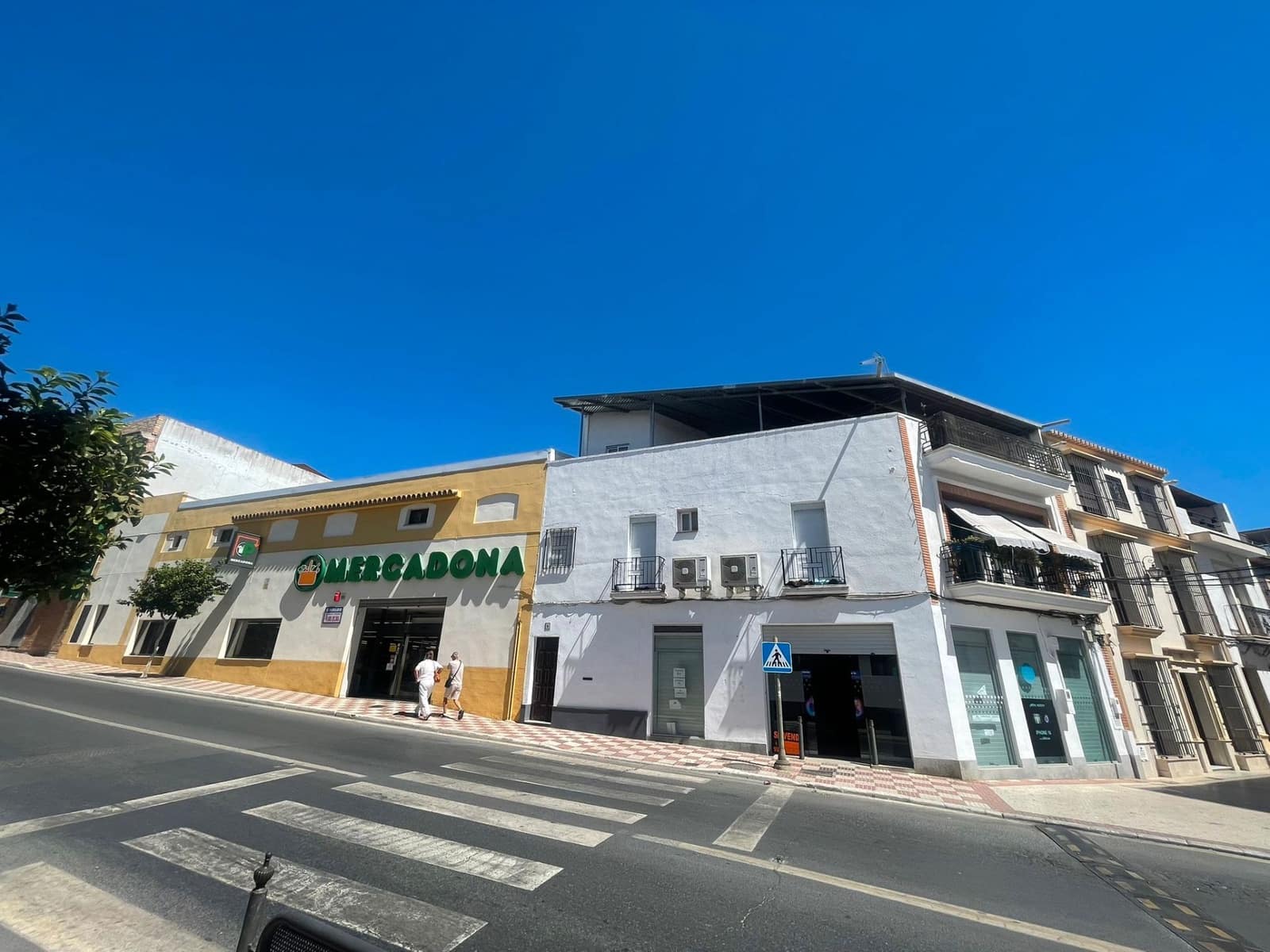 Commercial for sale in Bollullos Par del Condado - € 150,000 (Ref: 9720377)