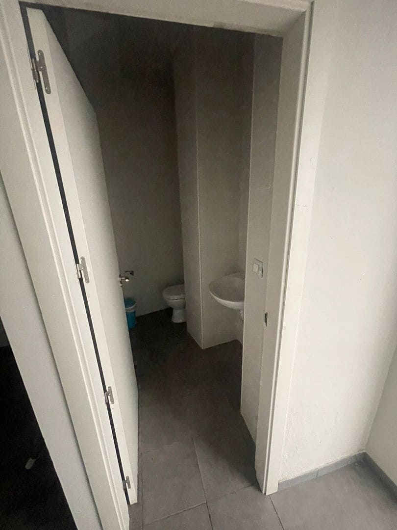 Commercial for sale in Bollullos Par del Condado - € 150,000 (Ref: 9720377)