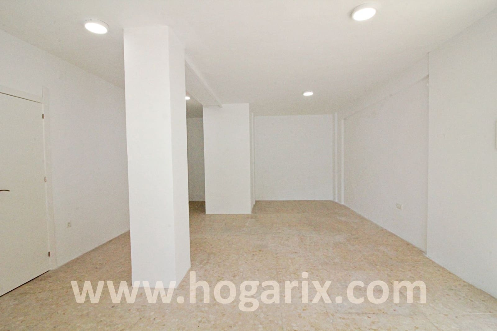Commercial for rent in Huelva city - € 800 (Ref: 9720379)