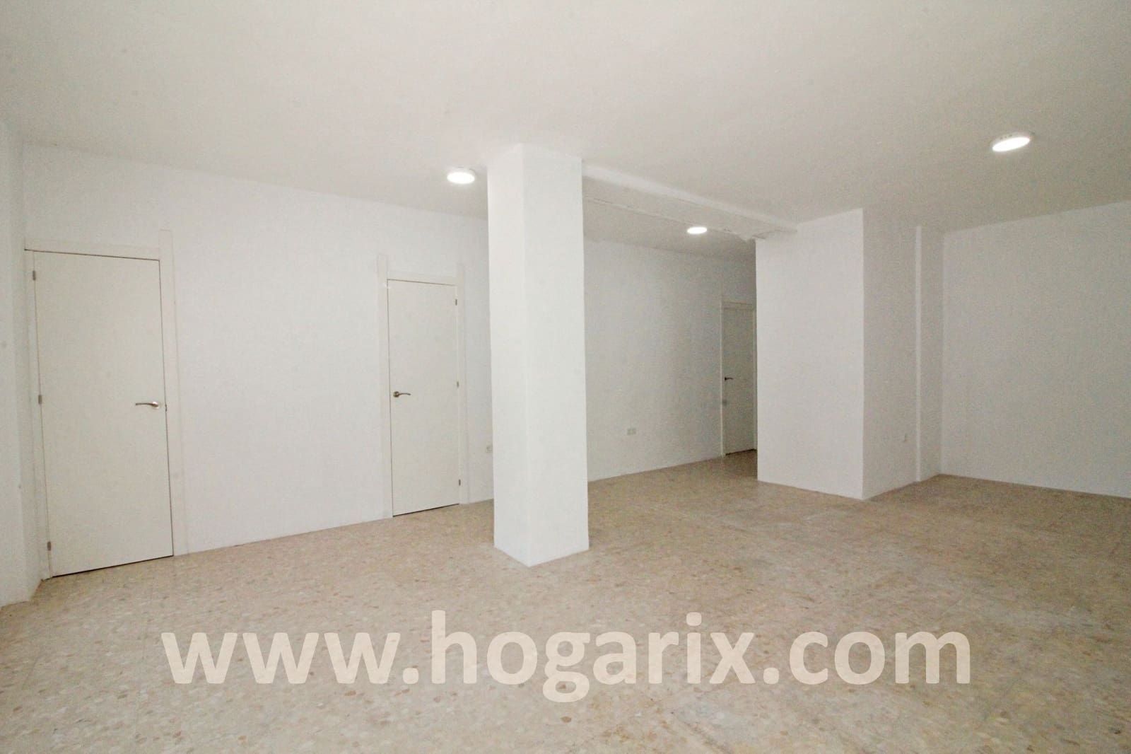Commercial for rent in Huelva city - € 800 (Ref: 9720379)