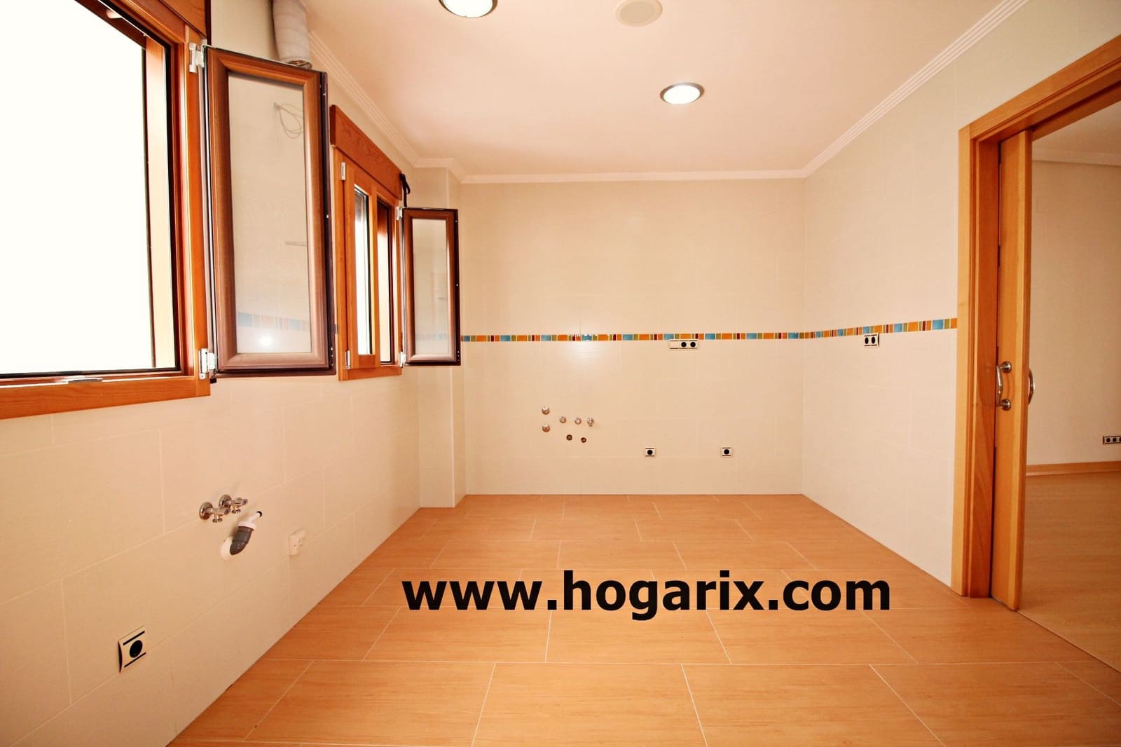 4 bedroom Flat for sale in Villanueva de los Castillejos with garage - € 200,000 (Ref: 9720380)