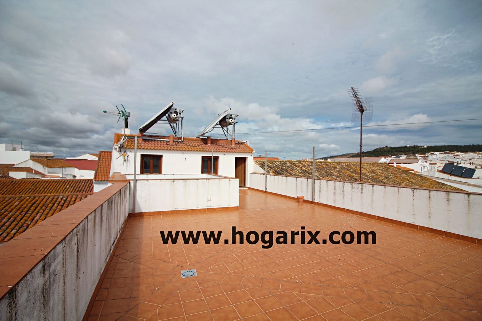 4 bedroom Flat for sale in Villanueva de los Castillejos with garage - € 200,000 (Ref: 9720380)