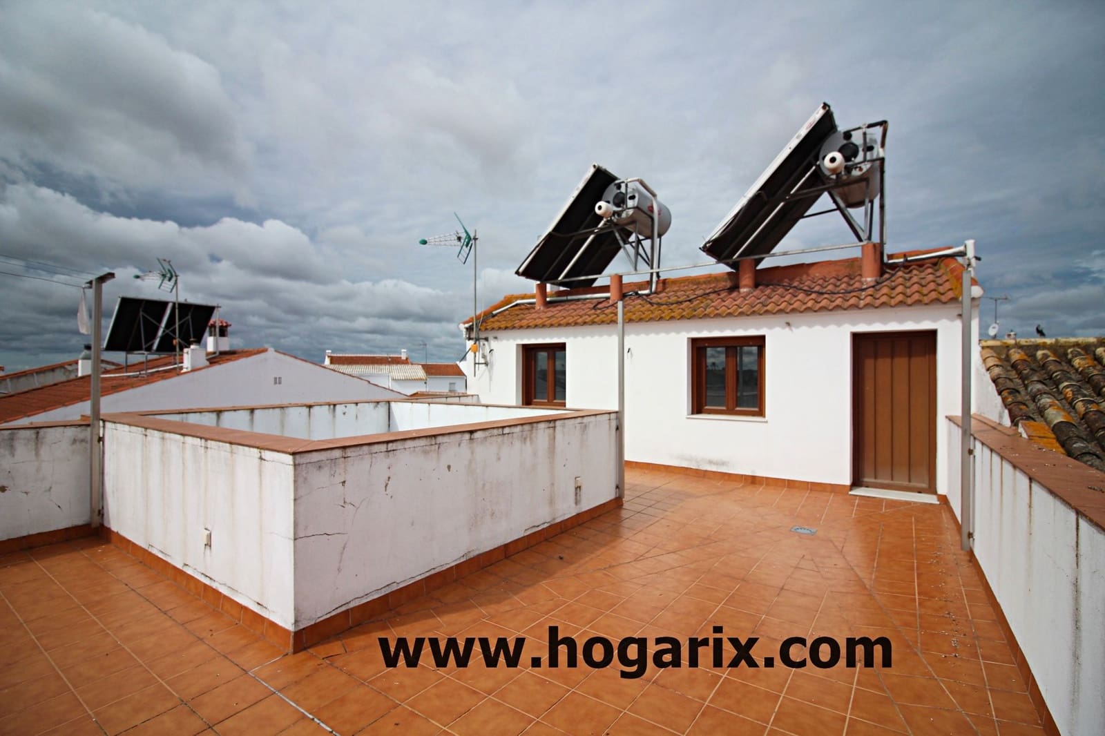 4 bedroom Flat for sale in Villanueva de los Castillejos with garage - € 200,000 (Ref: 9720380)