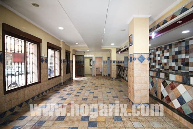 Commercieel te huur in Huelva stad - € 800 (Ref: 9720386)