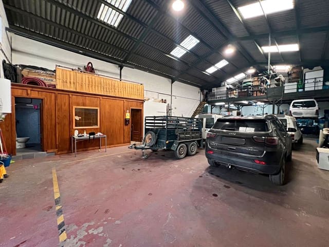 Commercial for sale in Huelva city - € 149,900 (Ref: 9720390)