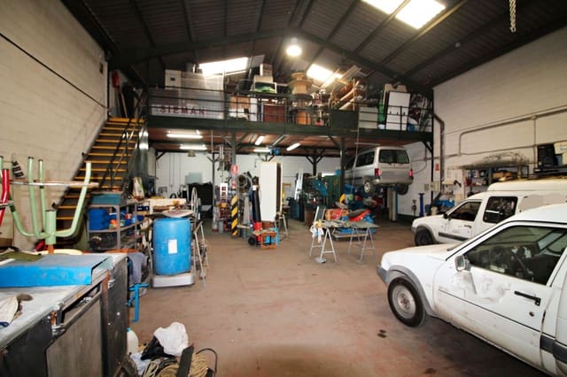 Commercial for sale in Huelva city - € 149,900 (Ref: 9720390)