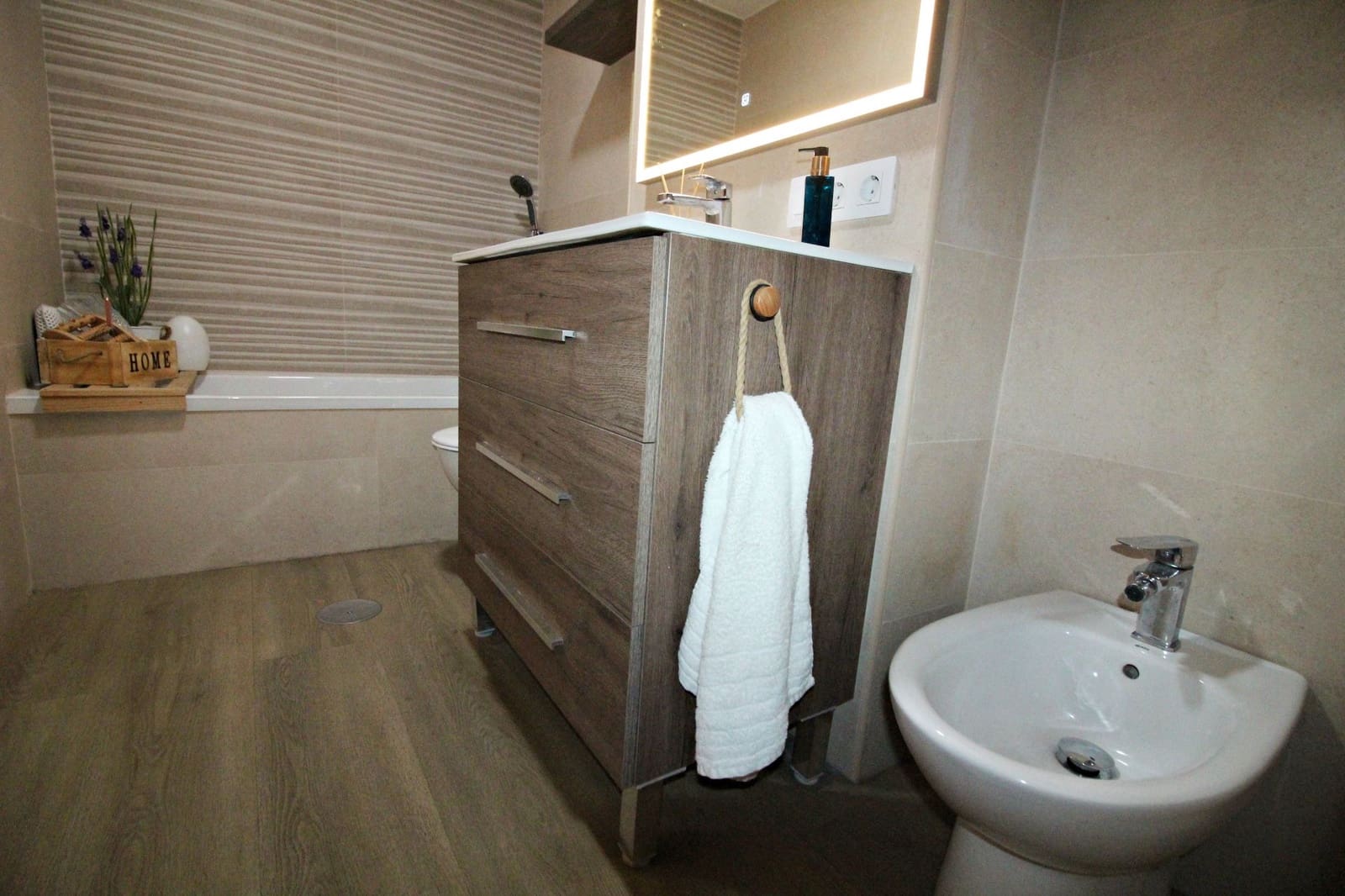 3 bedroom Flat for sale in Huelva city with garage - € 196,900 (Ref: 9720395)