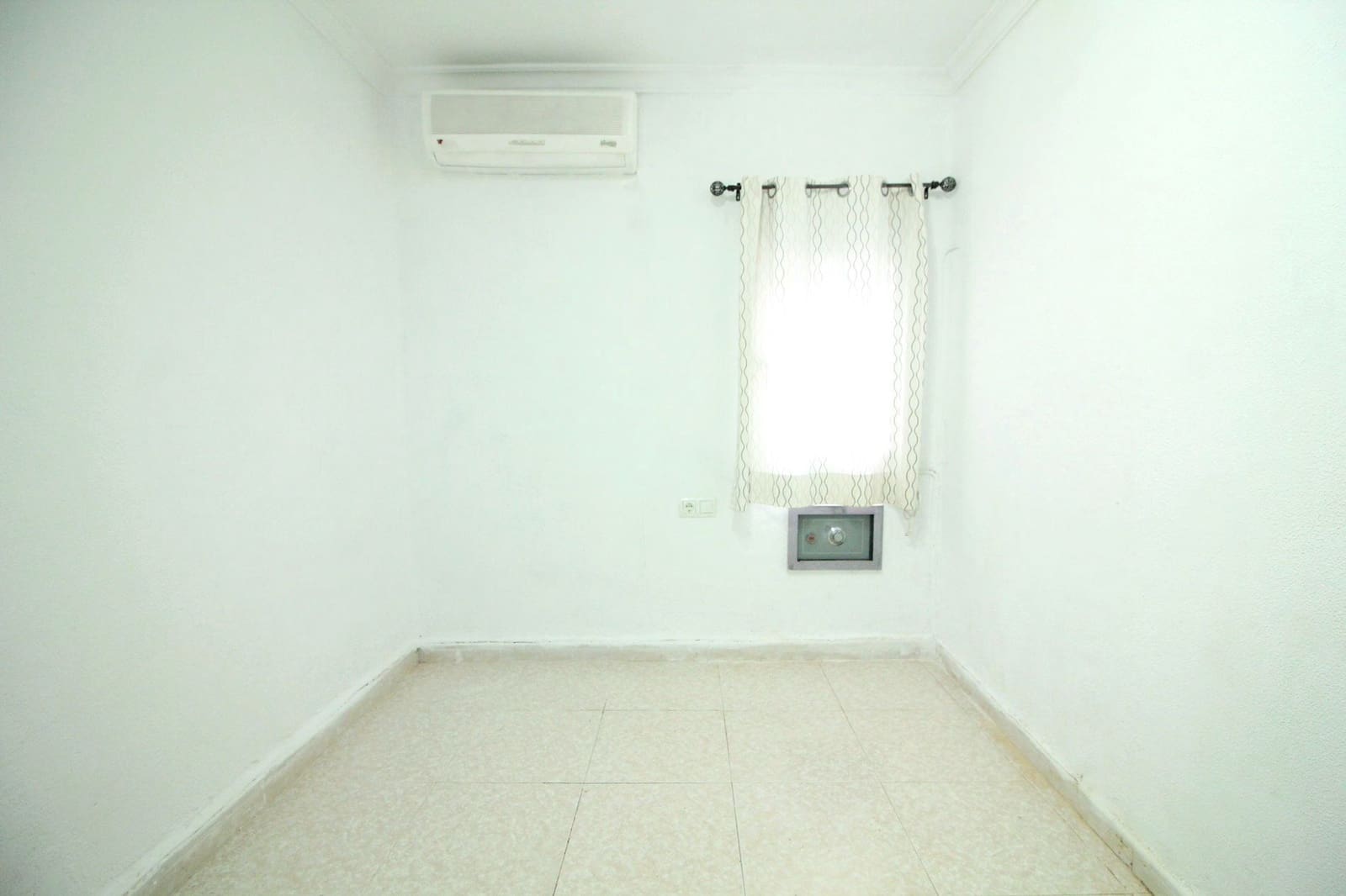 3 bedroom Flat for sale in Huelva city - € 105,900 (Ref: 9720840)