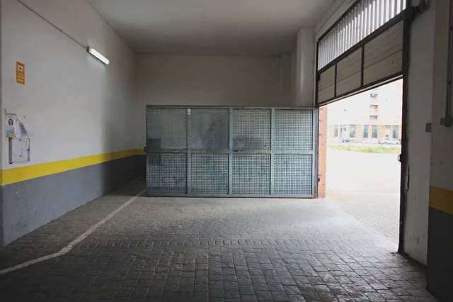Garage te koop in Huelva stad - € 12.900 (Ref: 9761569)