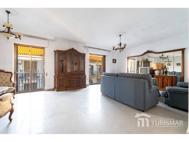 4 bedroom Flat for sale in Lepe - € 185,000 (Ref: 9443576)