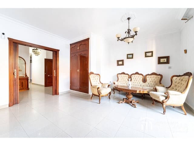 4 bedroom Flat for sale in Lepe - € 185,000 (Ref: 9443576)