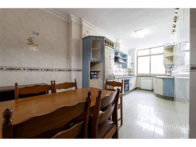 4 bedroom Flat for sale in Lepe - € 185,000 (Ref: 9443576)