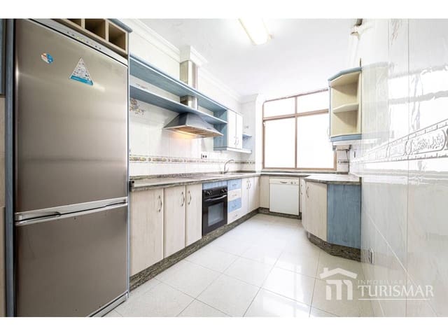 4 bedroom Flat for sale in Lepe - € 185,000 (Ref: 9443576)