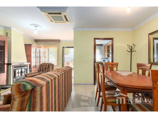 5 bedroom Terraced Villa for sale in Ayamonte - € 365,000 (Ref: 9443577)