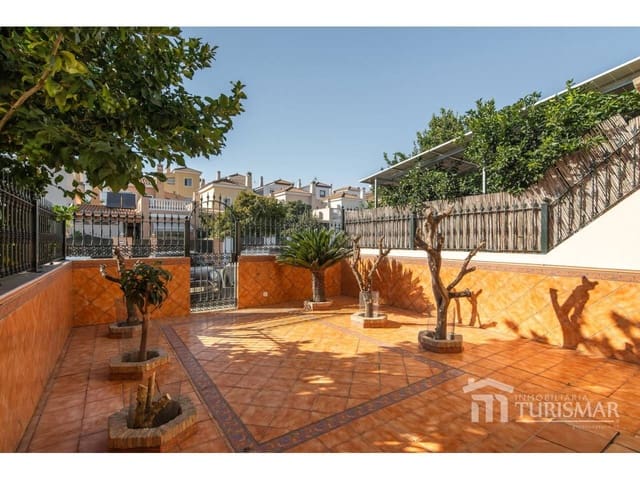 5 bedroom Terraced Villa for sale in Ayamonte - € 365,000 (Ref: 9443577)