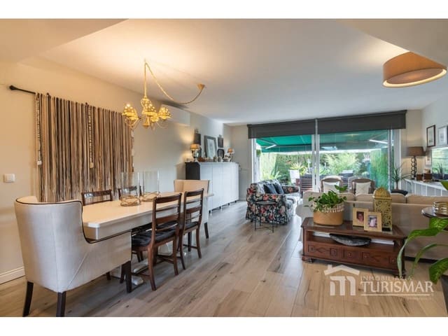 Adosado de 3 habitaciones en Ayamonte en venta con piscina garaje - 414.000 € (Ref: 9443582)