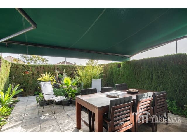 Adosado de 3 habitaciones en Ayamonte en venta con piscina garaje - 414.000 € (Ref: 9443582)