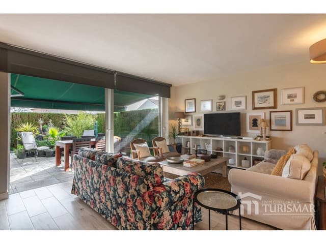 Adosado de 3 habitaciones en Ayamonte en venta con piscina garaje - 414.000 € (Ref: 9443582)