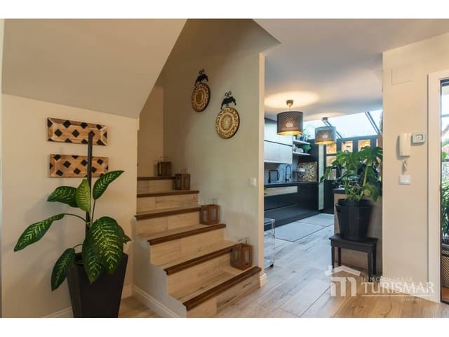 Adosado de 3 habitaciones en Ayamonte en venta con piscina garaje - 414.000 € (Ref: 9443582)