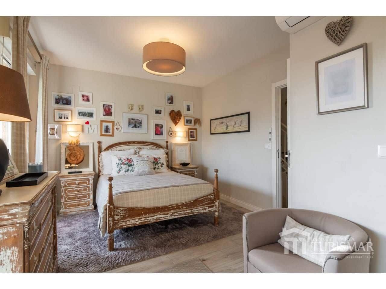 Adosado de 3 habitaciones en Ayamonte en venta con piscina garaje - 414.000 € (Ref: 9443582)