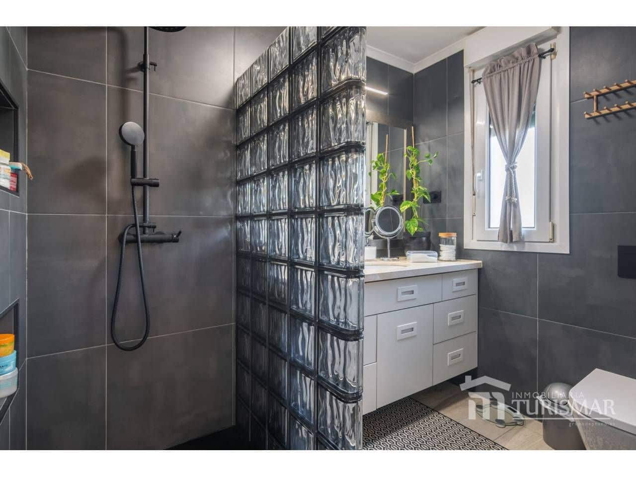 Adosado de 3 habitaciones en Ayamonte en venta con piscina garaje - 414.000 € (Ref: 9443582)