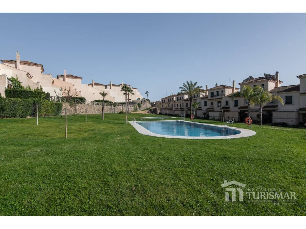 Adosado de 3 habitaciones en Ayamonte en venta con piscina garaje - 414.000 € (Ref: 9443582)