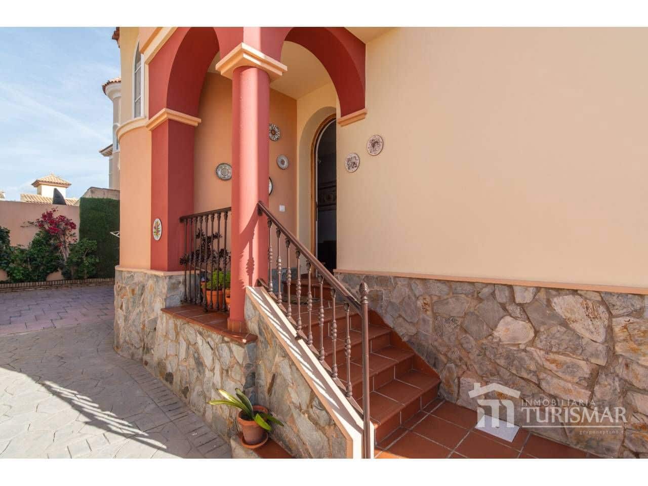 4 slaapkamer Villa te koop in Ayamonte met garage - € 299.000 (Ref: 9443584)