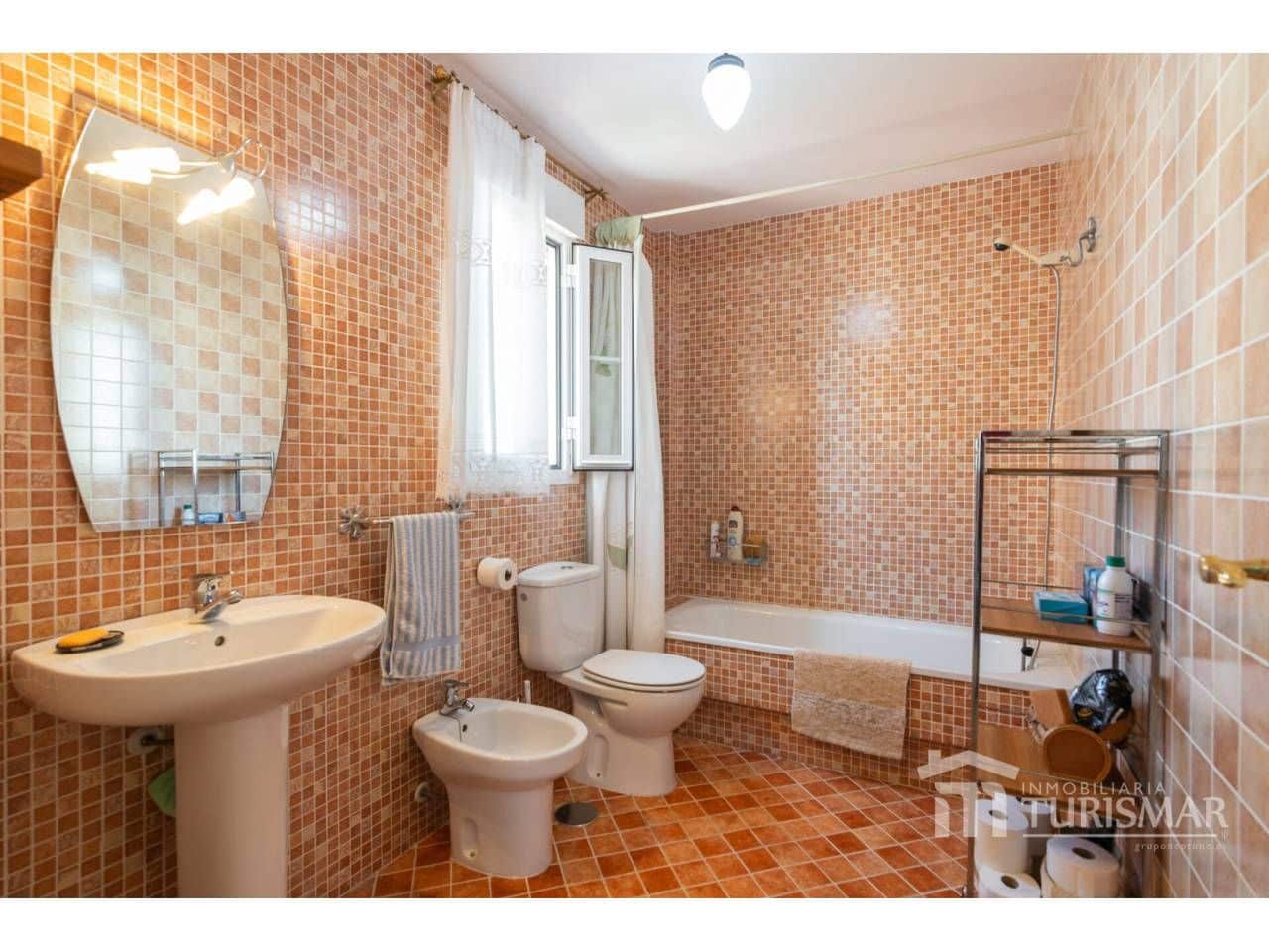 4 slaapkamer Villa te koop in Ayamonte met garage - € 299.000 (Ref: 9443584)