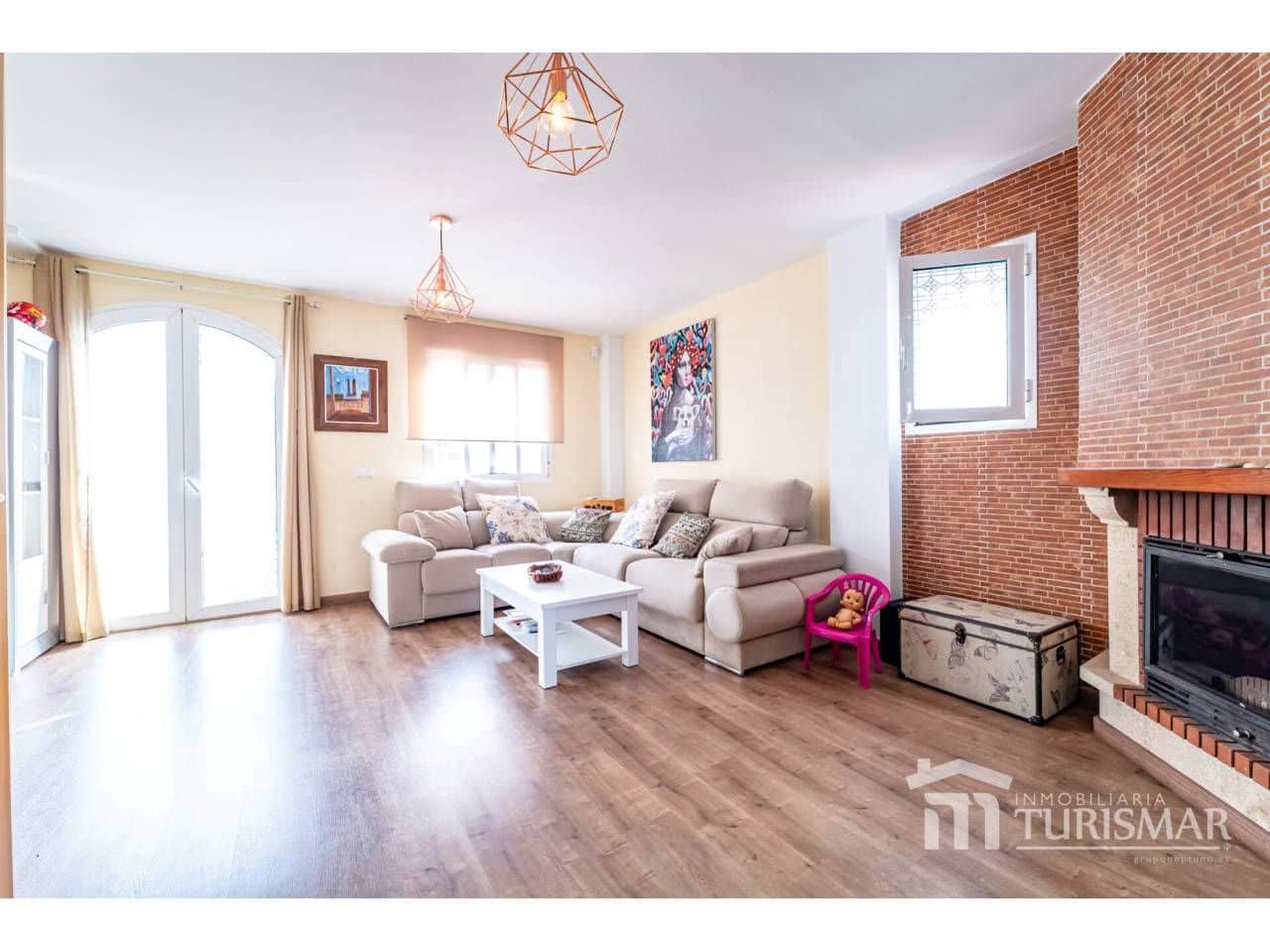 Pareado de 4 habitaciones en Ayamonte en venta con piscina garaje - 369.000 € (Ref: 9443585)