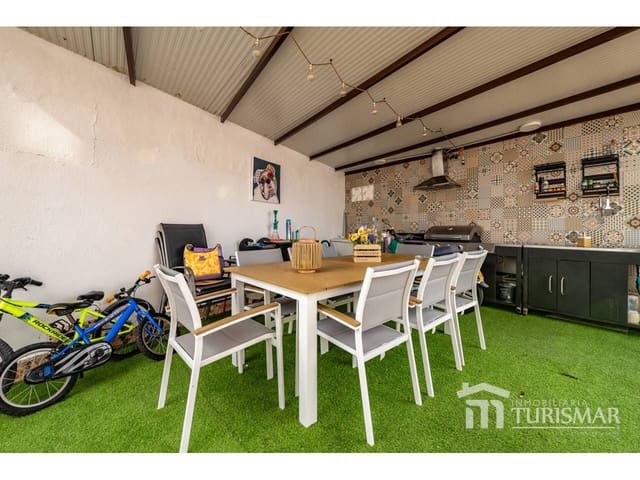 Pareado de 4 habitaciones en Ayamonte en venta con piscina garaje - 369.000 € (Ref: 9443585)