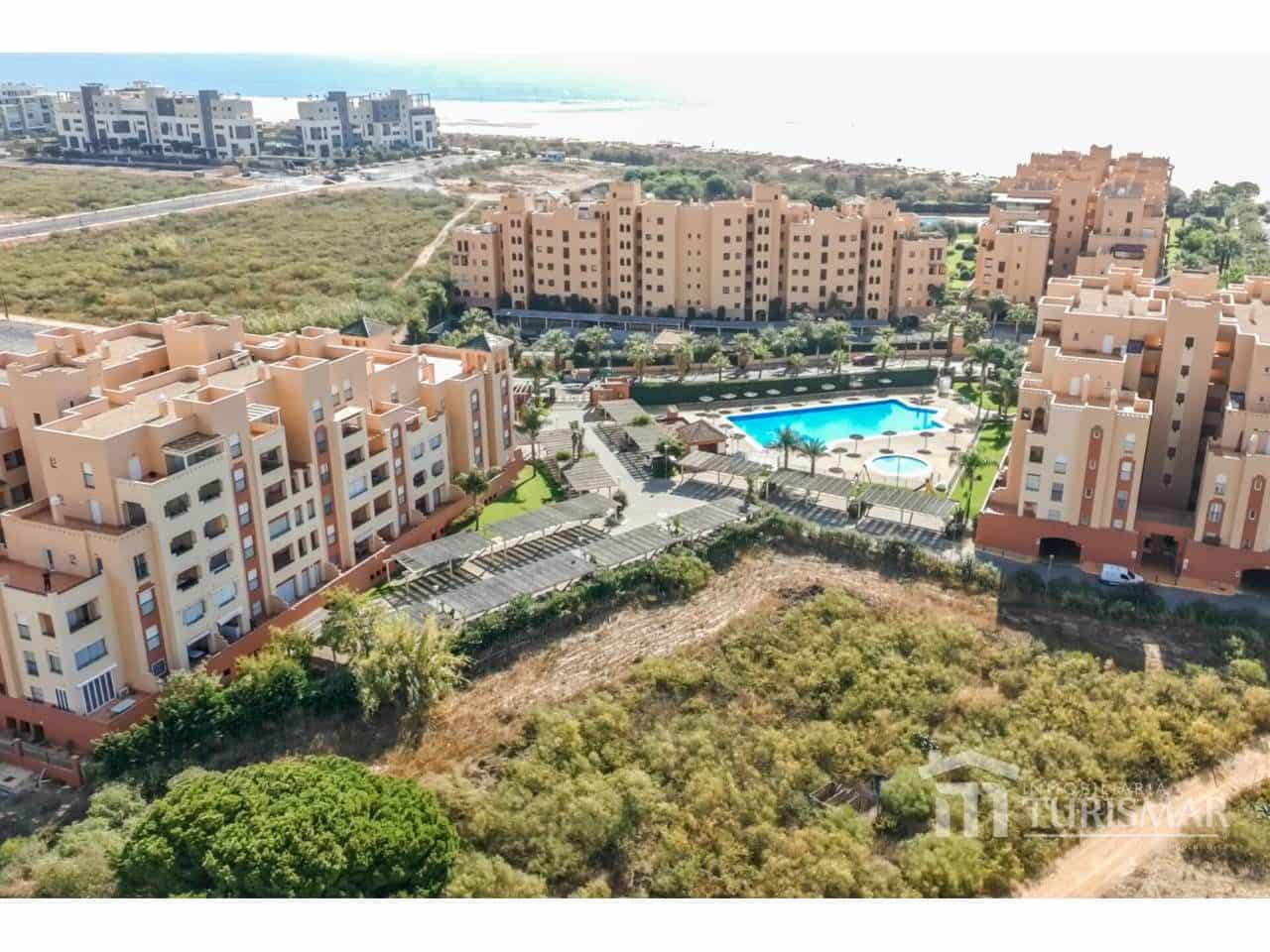 Apartamento de 2 habitaciones en Ayamonte en venta con piscina garaje - 260.000 € (Ref: 9443586)