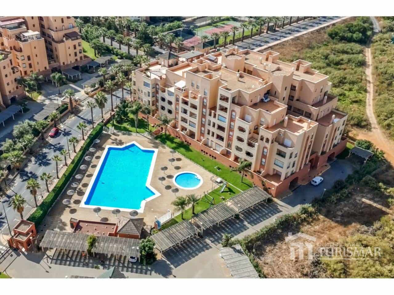 Apartamento de 2 habitaciones en Ayamonte en venta con piscina garaje - 260.000 € (Ref: 9443586)