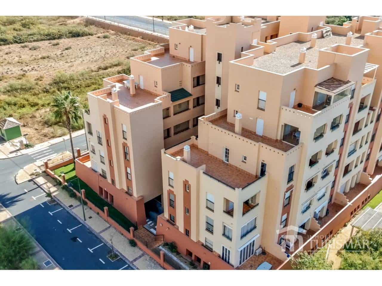 Apartamento de 2 habitaciones en Ayamonte en venta con piscina garaje - 260.000 € (Ref: 9443586)