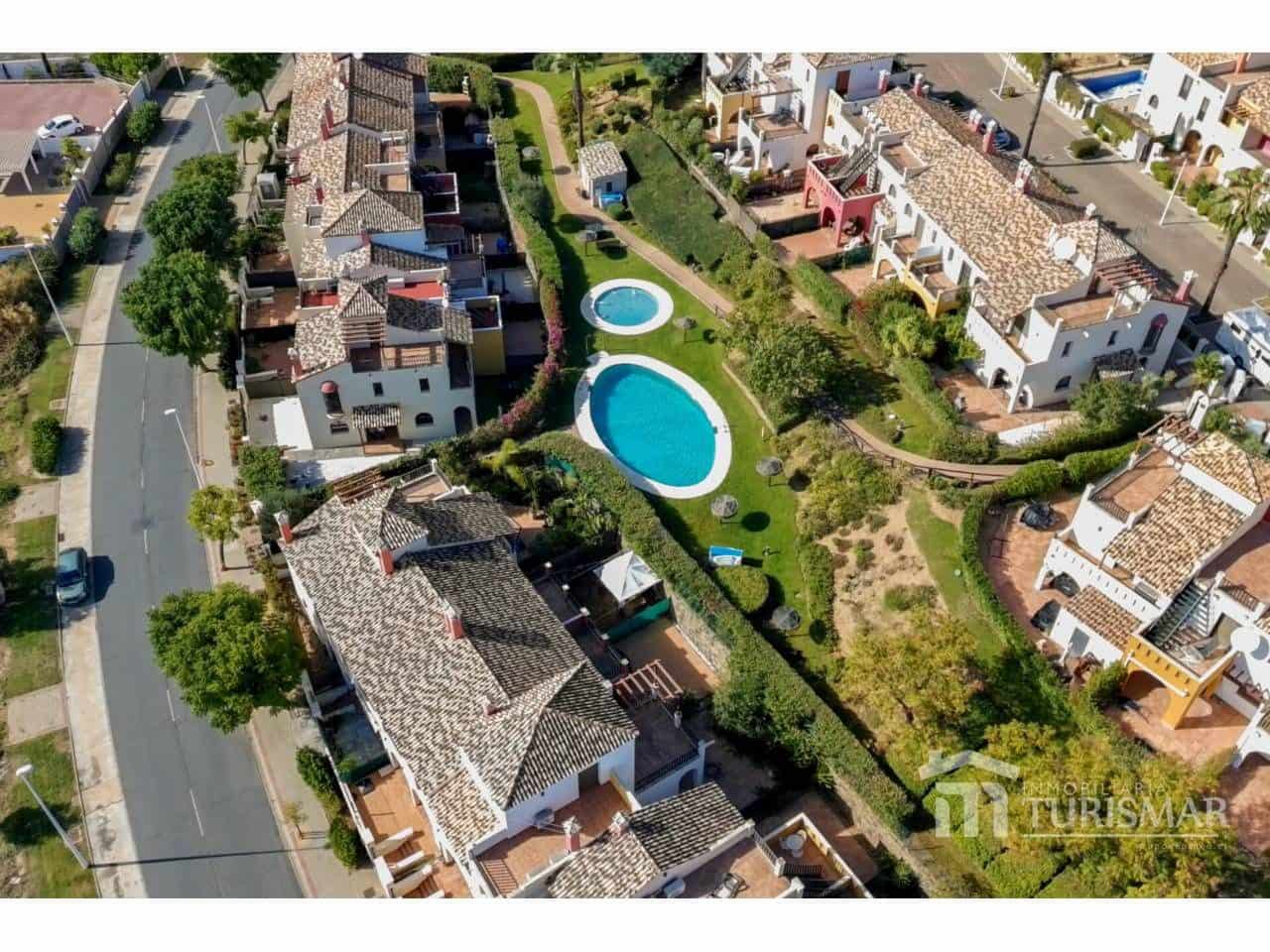 Pareado de 3 habitaciones en Ayamonte en venta con piscina garaje - 235.000 € (Ref: 9443588)