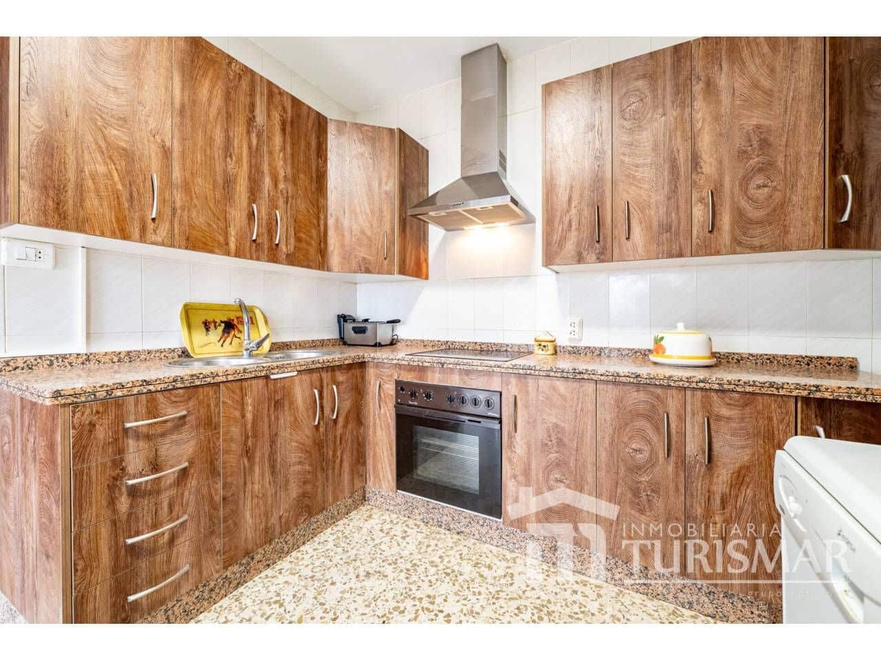 4 bedroom Townhouse for sale in Lepe - € 165,000 (Ref: 9443590)