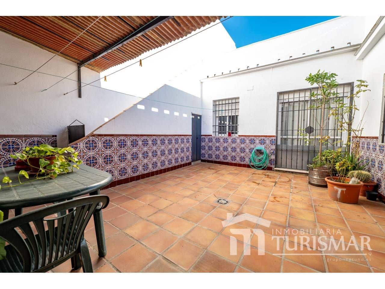 4 bedroom Townhouse for sale in Lepe - € 165,000 (Ref: 9443590)