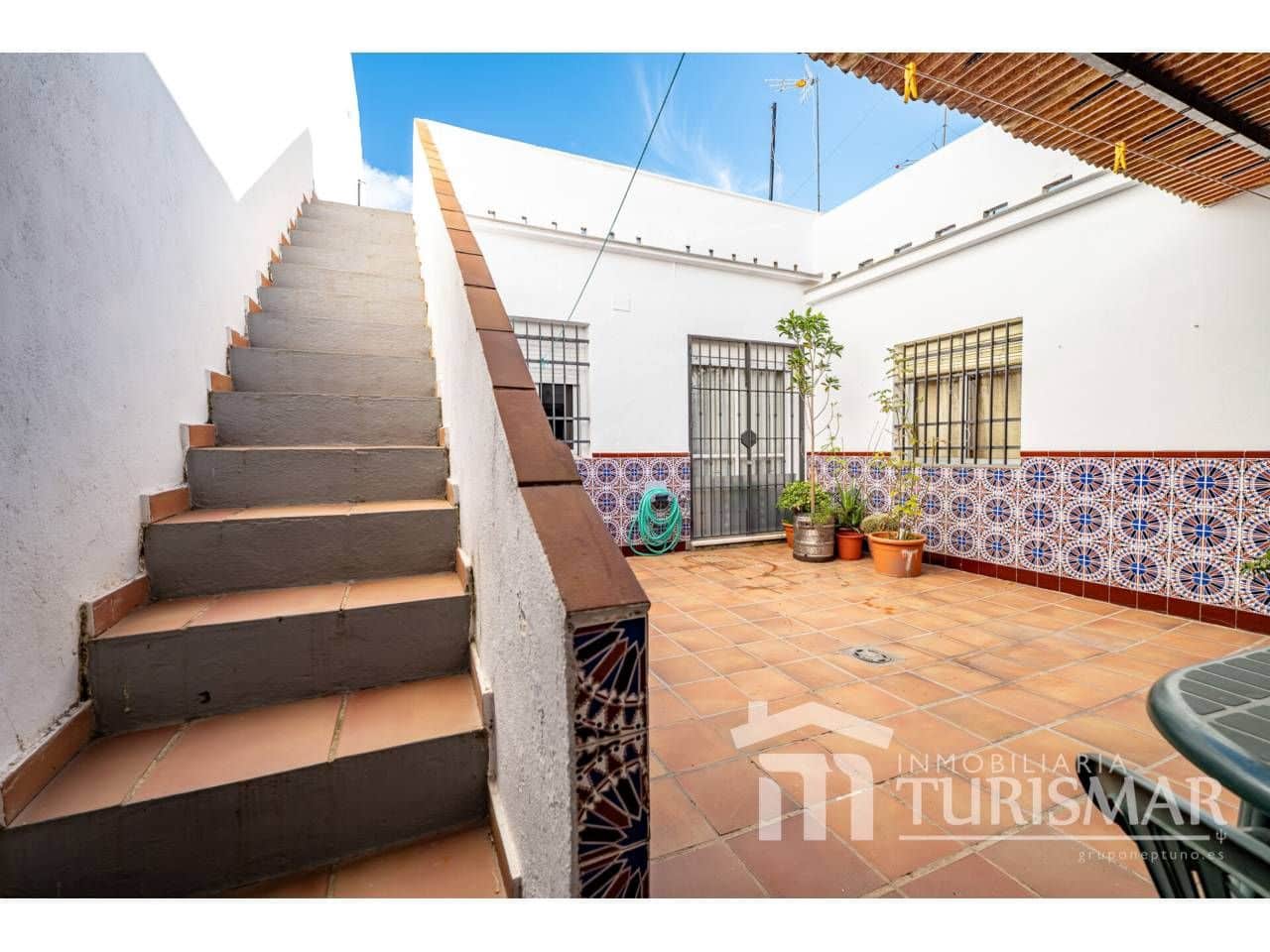 4 bedroom Townhouse for sale in Lepe - € 165,000 (Ref: 9443590)