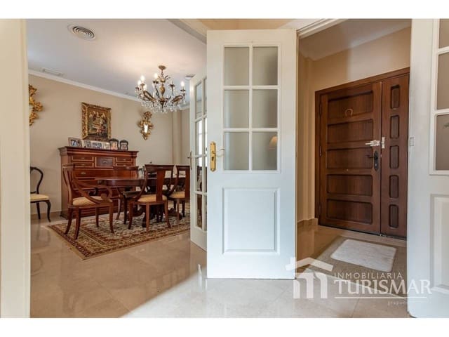 Casa de 5 habitaciones en Ayamonte en venta - 415.000 € (Ref: 9443595)