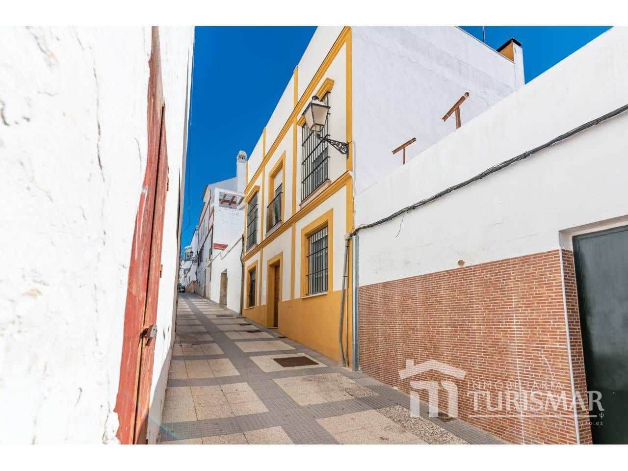 5 bedroom Townhouse for sale in Ayamonte - € 415,000 (Ref: 9443595)