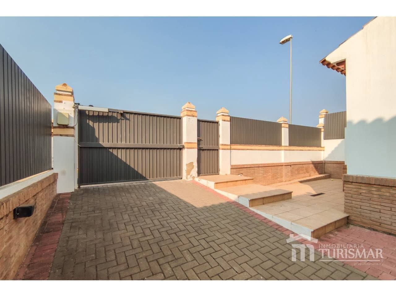 Chalet de 4 habitaciones en Ayamonte en venta con piscina - 419.000 € (Ref: 9443598)