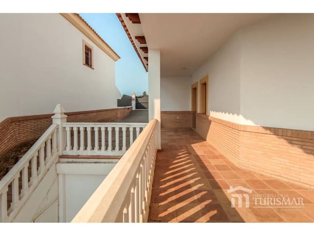 Chalet de 4 habitaciones en Ayamonte en venta con piscina - 419.000 € (Ref: 9443598)