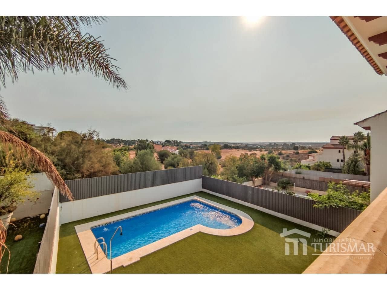 Chalet de 4 habitaciones en Ayamonte en venta con piscina - 419.000 € (Ref: 9443598)