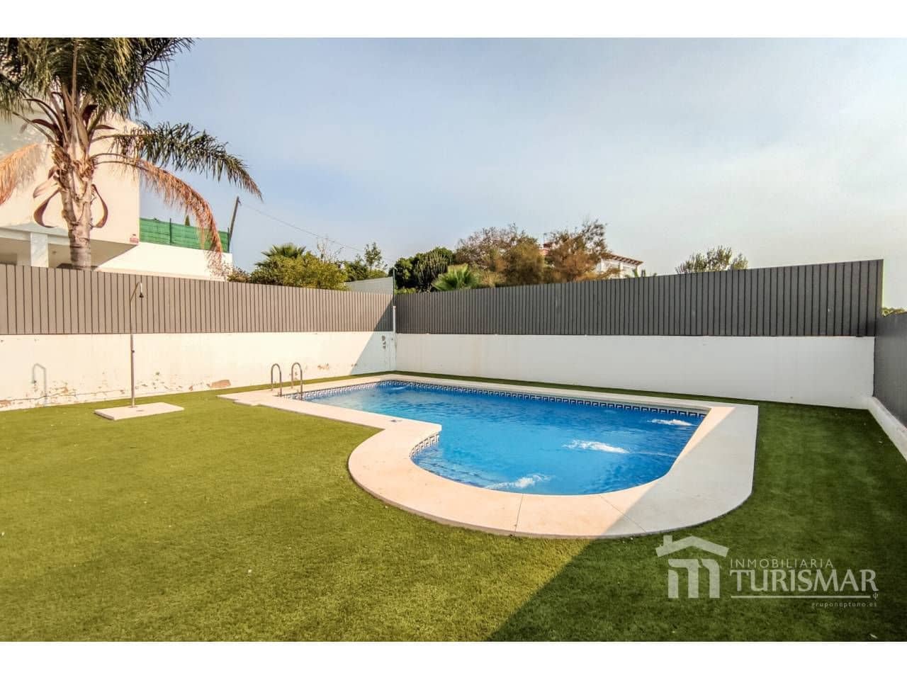 Chalet de 4 habitaciones en Ayamonte en venta con piscina - 419.000 € (Ref: 9443598)