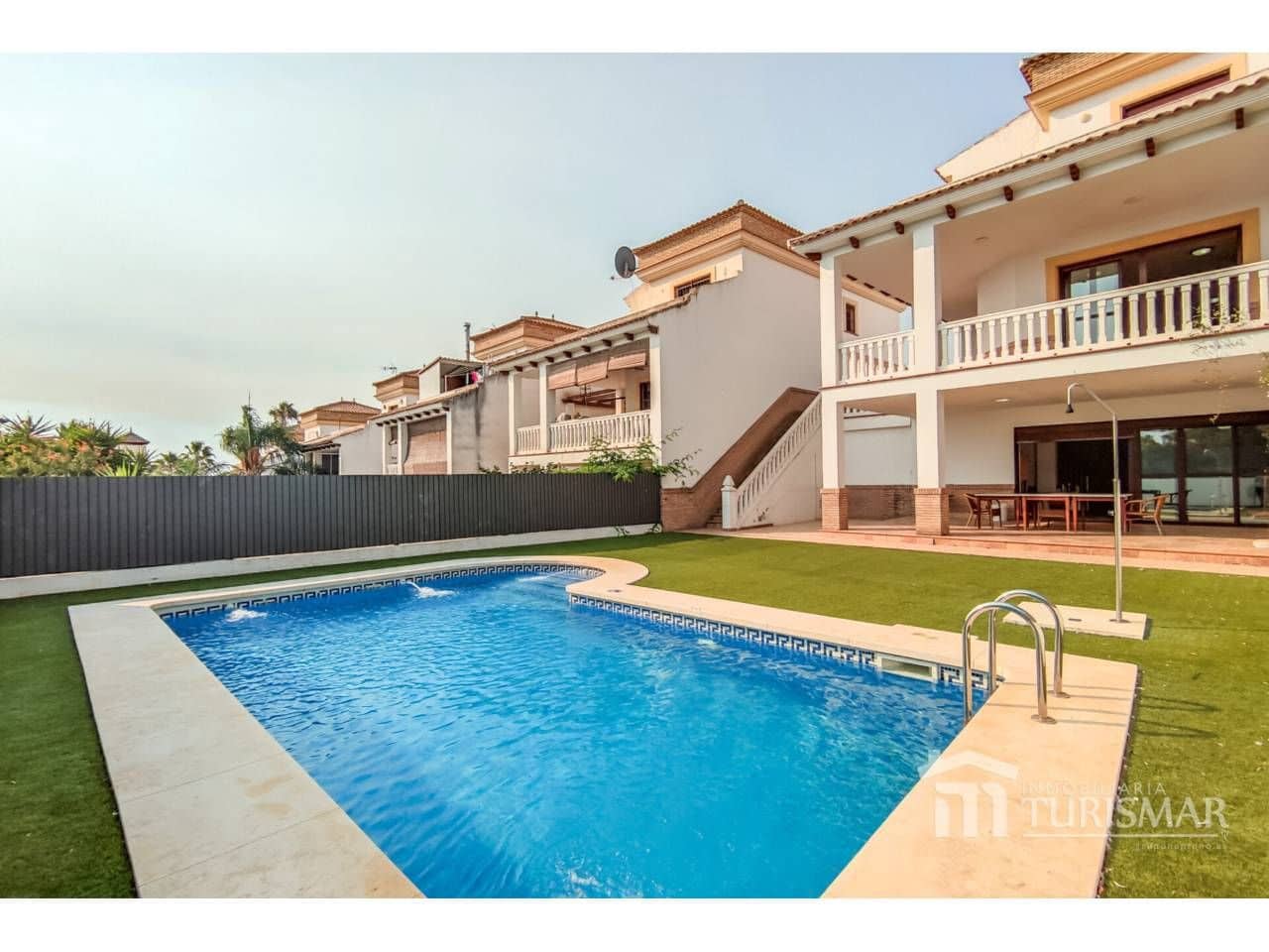 Chalet de 4 habitaciones en Ayamonte en venta con piscina - 419.000 € (Ref: 9443598)