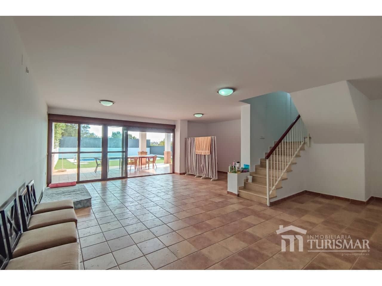 Chalet de 4 habitaciones en Ayamonte en venta con piscina - 419.000 € (Ref: 9443598)