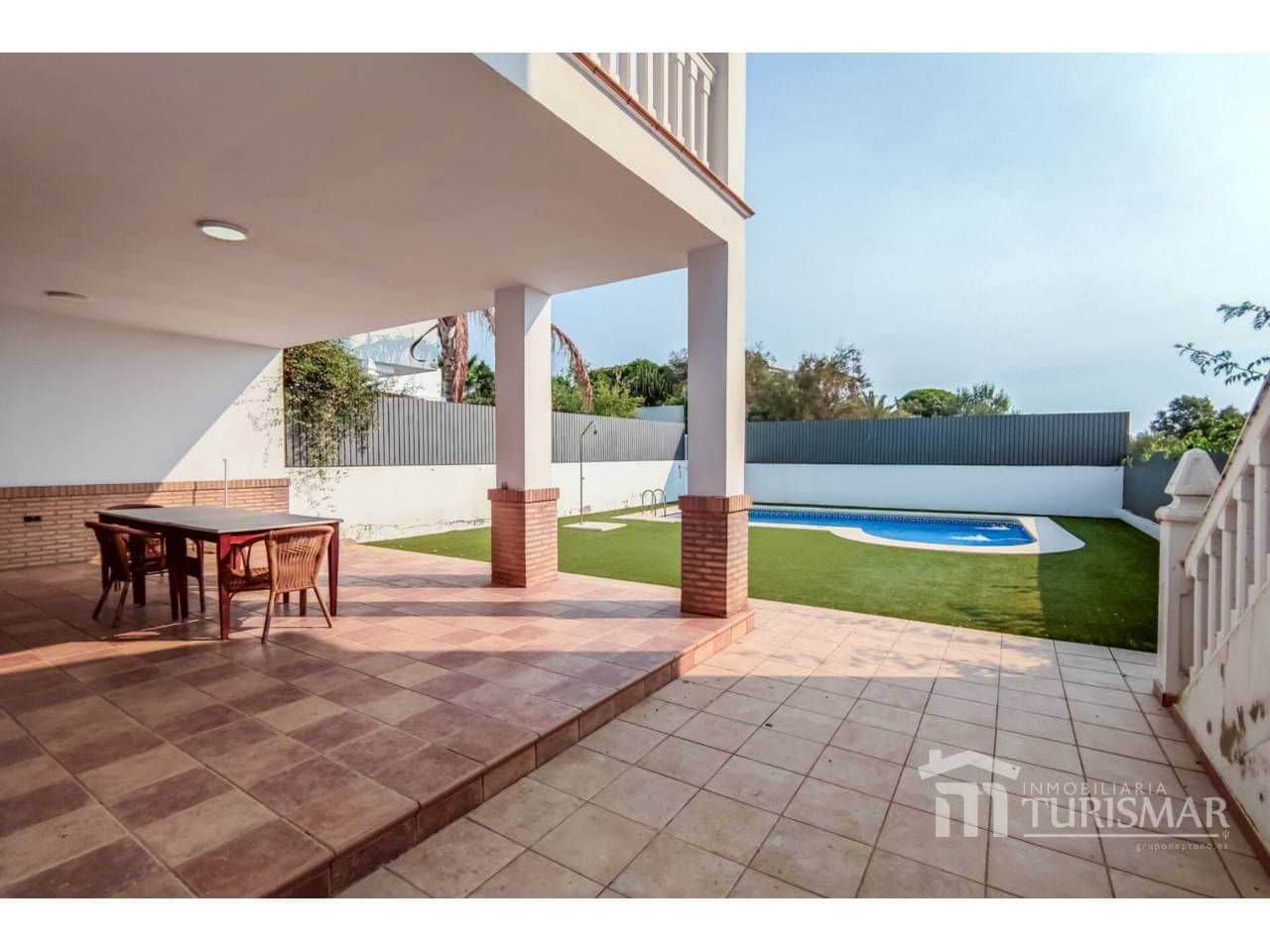 Chalet de 4 habitaciones en Ayamonte en venta con piscina - 419.000 € (Ref: 9443598)