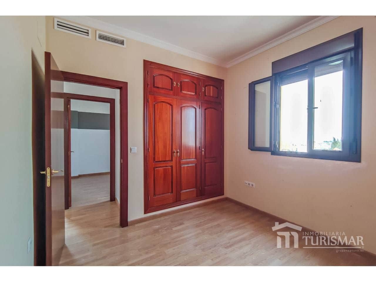 Chalet de 4 habitaciones en Ayamonte en venta con piscina - 419.000 € (Ref: 9443598)